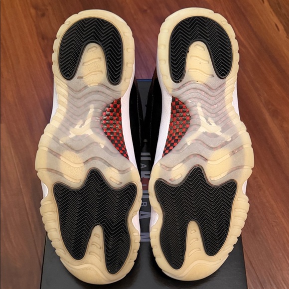 Jordan 11 low 72-10 - Picture 5 of 6